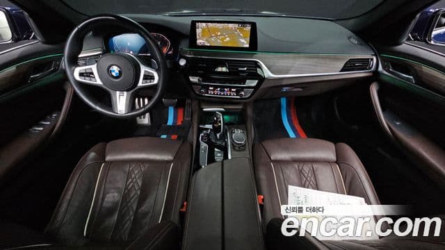 BMW 5 Series 2019 — фото 7 из 20