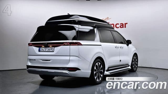 Kia Carnival 2021 — ფოტო 2/20