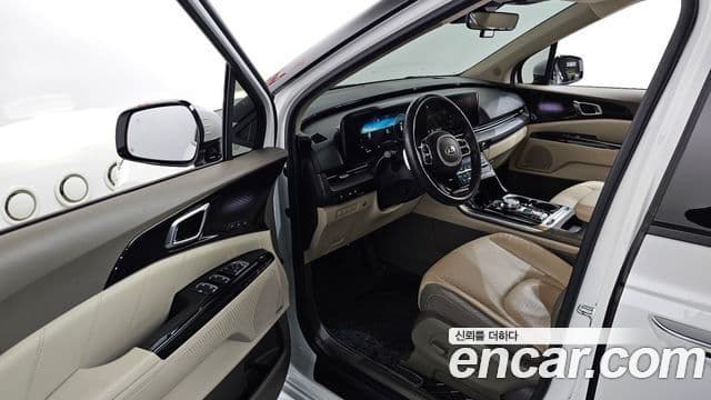 Kia Carnival 2021 — ფოტო 10/20