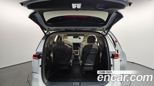 Kia Carnival 2021 — ფოტო 20/20