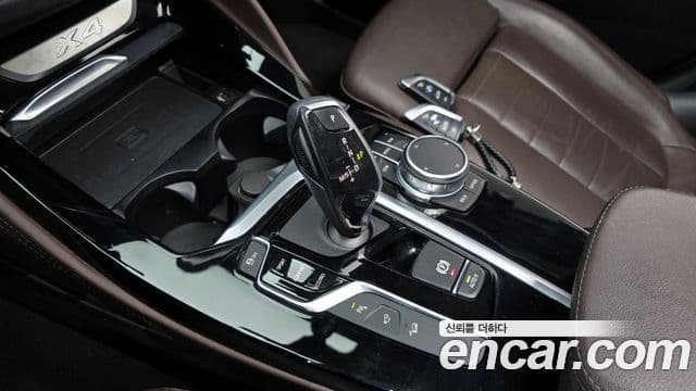 BMW X4 2021 — Şəkil 9/20