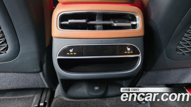 Genesis GV70 2021 — Şəkil 18/20