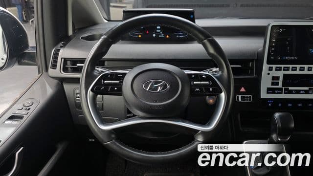 Hyundai Staria 2021 — Photo 2/20