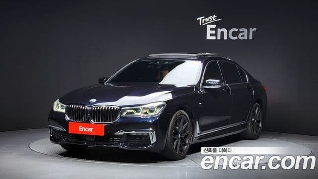 BMW 7 Series 2018 — ფოტო 8/19