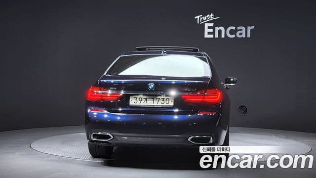 BMW 7 Series 2018 — ფოტო 3/19
