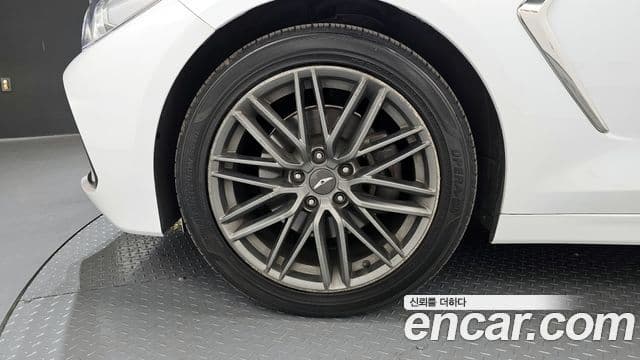 Genesis G70 2018 — ფოტო 5/20