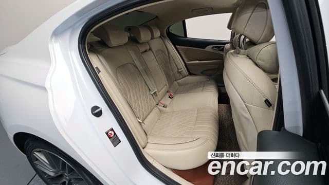 Genesis G70 2018 — Photo 12/20