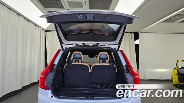 Volvo XC90 2022 — ფოტო 20/20
