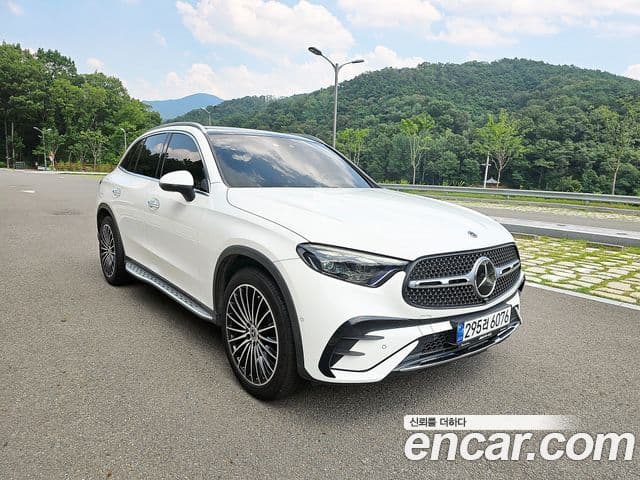 Mercedes-Benz GLC-Class 2023 — Photo 9/20