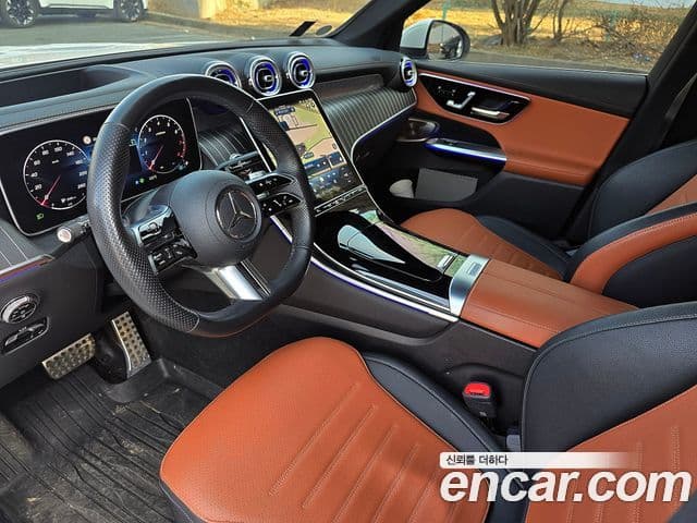 Mercedes-Benz GLC-Class 2023 — Photo 10/20