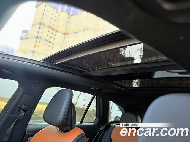 Mercedes-Benz GLC-Class 2023 — Photo 1/20