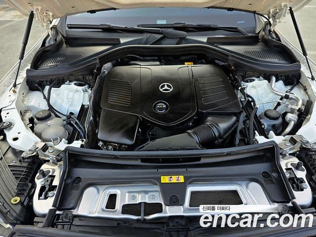 Mercedes-Benz GLC-Class 2023 — Photo 8/20