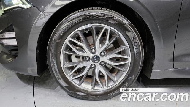 Kia K5 2021 — ფოტო 5/20