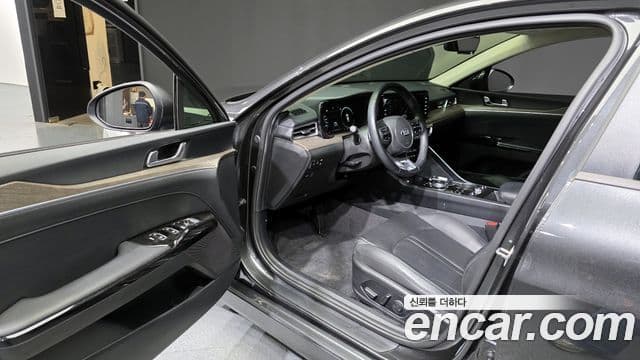 Kia K5 2021 — ფოტო 10/20