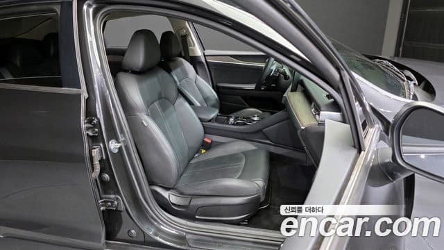 Kia K5 2021 — ფოტო 12/20