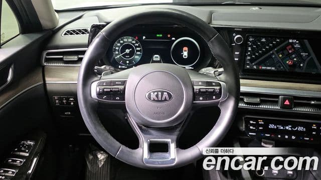 Kia K5 2021 — ფოტო 13/20