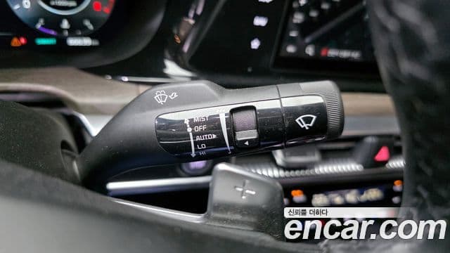 Kia K5 2021 — ფოტო 17/20