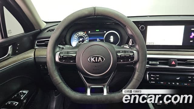 Kia K5 2021 — Şəkil 13/20