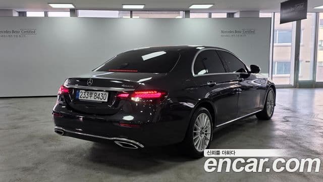Mercedes-Benz E-Class 2021 — Фото 1/17