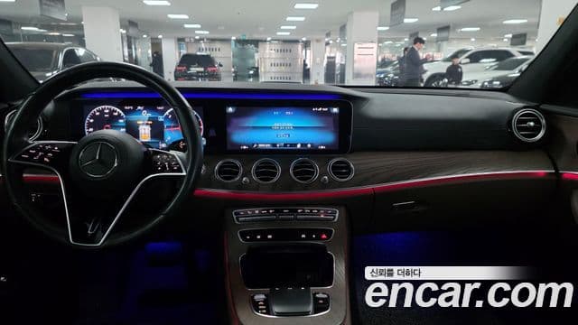 Mercedes-Benz E-Class 2021 — Фото 10/17