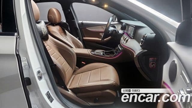 Mercedes-Benz E-Class 2021 — ფოტო 11/20