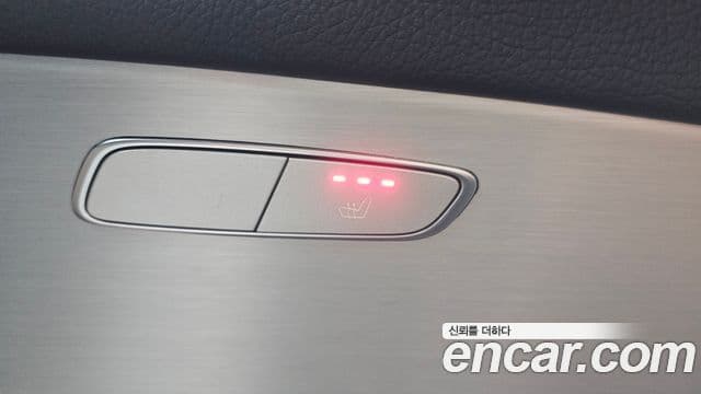 Mercedes-Benz E-Class 2021 — ფოტო 19/20