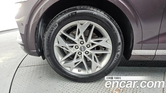 Genesis GV70 2021 — ფოტო 5/20