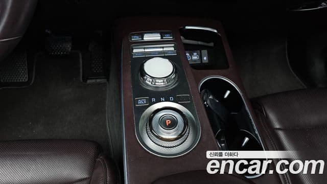 Genesis GV70 2021 — ფოტო 9/20