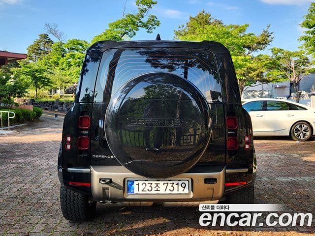 Land Rover Defender 2025 — ფოტო 4/20
