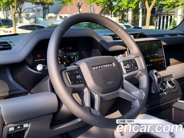 Land Rover Defender 2025 — ფოტო 6/20