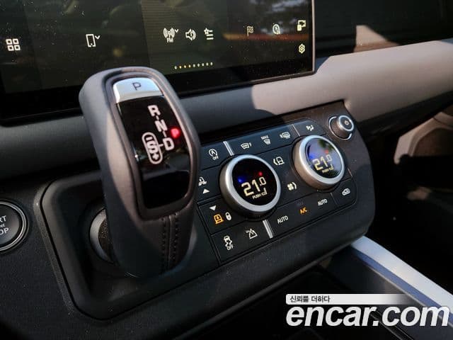 Land Rover Defender 2025 — ფოტო 9/20