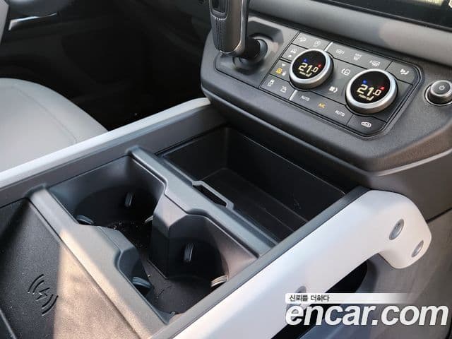 Land Rover Defender 2025 — ფოტო 11/20
