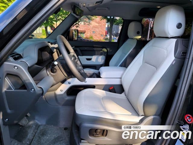 Land Rover Defender 2025 — ფოტო 14/20