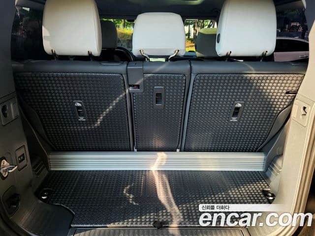 Land Rover Defender 2025 — ფოტო 17/20
