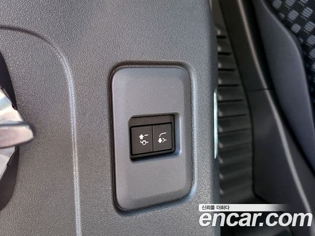 Land Rover Defender 2025 — ფოტო 18/20