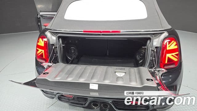 Mini Cooper S Convertible 2019 — фото 20 из 20