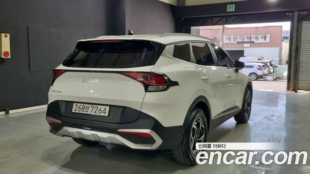 Kia Sportage 2022 — ფოტო 2/18