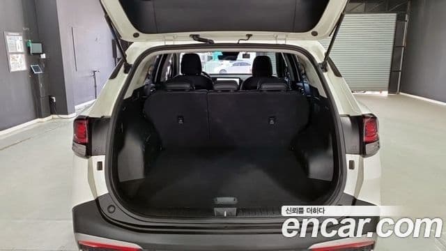 Kia Sportage 2022 — ფოტო 17/18