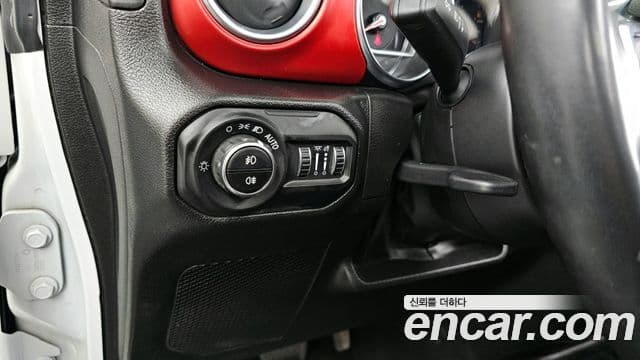 Jeep Wrangler 2022 — Şəkil 16/20