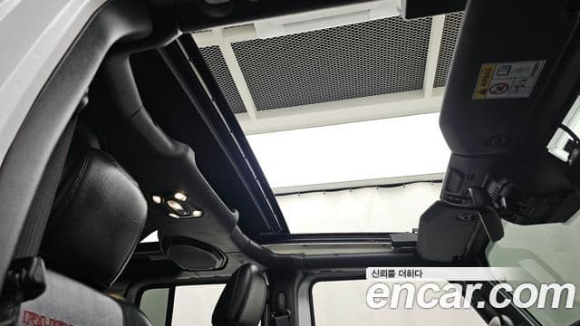 Jeep Wrangler 2022 — Şəkil 17/20