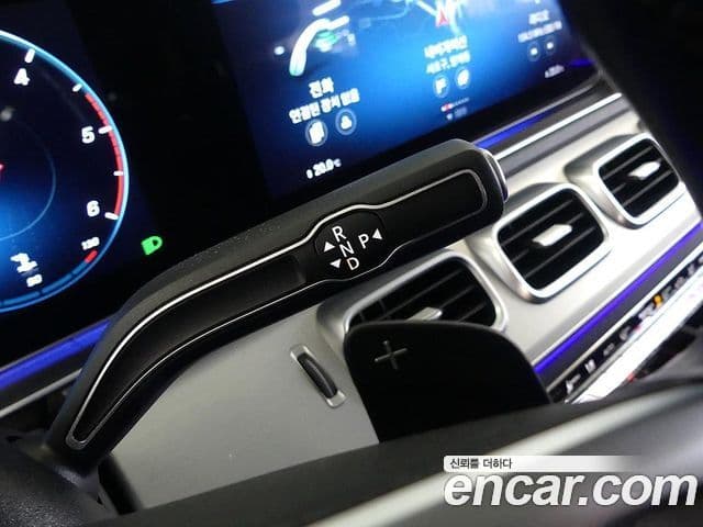 Mercedes-Benz GLE-Class 2019 — ფოტო 6/20