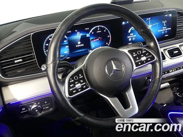 Mercedes-Benz GLE-Class 2019 — ფოტო 7/20