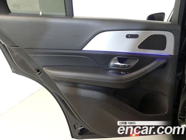 Mercedes-Benz GLE-Class 2019 — ფოტო 17/20