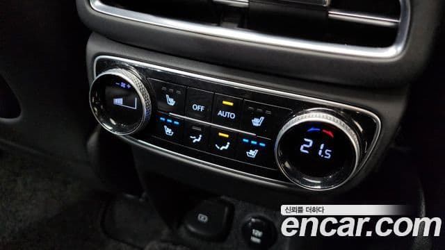 Genesis GV80 2021 — ფოტო 18/20