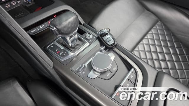Audi R8 2018 — Şəkil 9/20