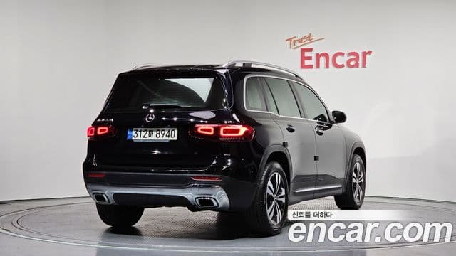 Mercedes-Benz GLB-Class 2021 — ფოტო 2/20