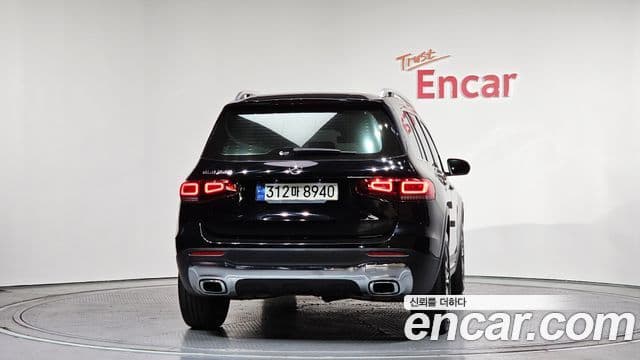 Mercedes-Benz GLB-Class 2021 — ფოტო 4/20