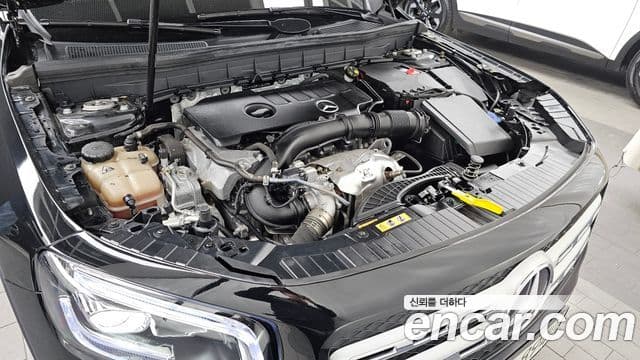 Mercedes-Benz GLB-Class 2021 — ფოტო 6/20
