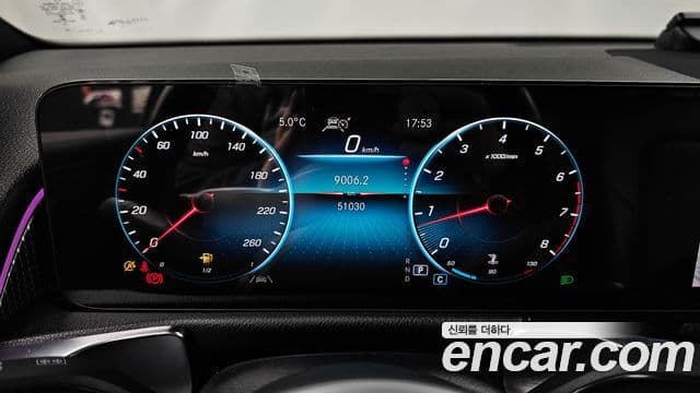 Mercedes-Benz GLB-Class 2021 — ფოტო 8/20