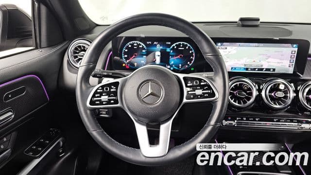 Mercedes-Benz GLB-Class 2021 — ფოტო 13/20